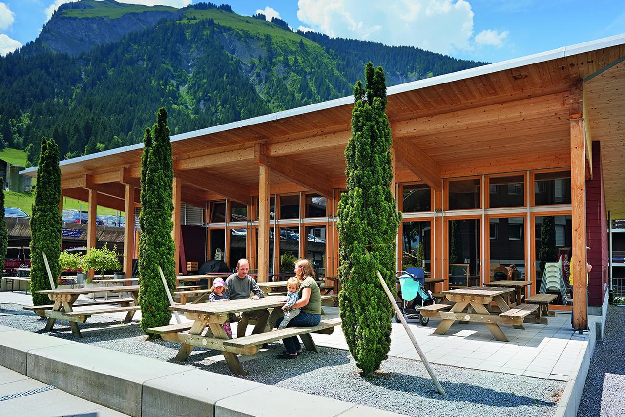 Reka-Feriendorf Lenk Hotel Eksteriør billede